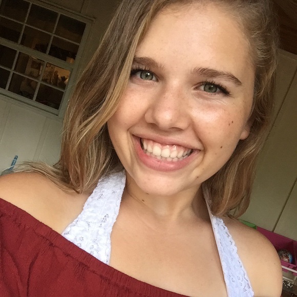 Meet your Posher, Kelsie - Picture 1 of 1